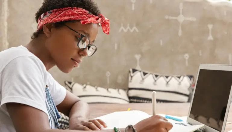 Illustration representing different tech career paths such as web development, data analysis, cybersecurity, product design, and digital marketing